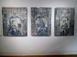 Azulejo panels honour a royal queen